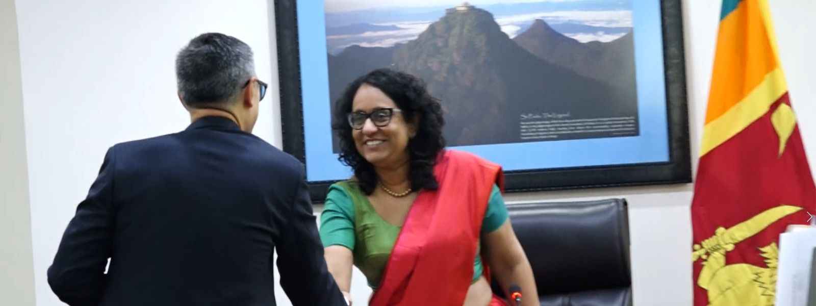 IMF Mission Chief Meets Prime Minister Amarasuriya